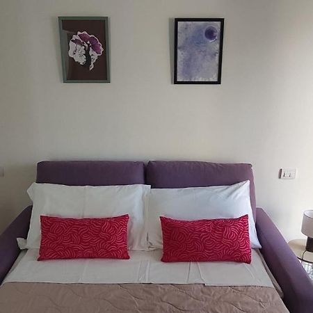 Blu House Apartment โมโนโปลี ภายนอก รูปภาพ