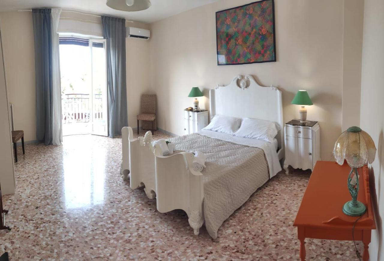 Blu House Apartment โมโนโปลี ภายนอก รูปภาพ