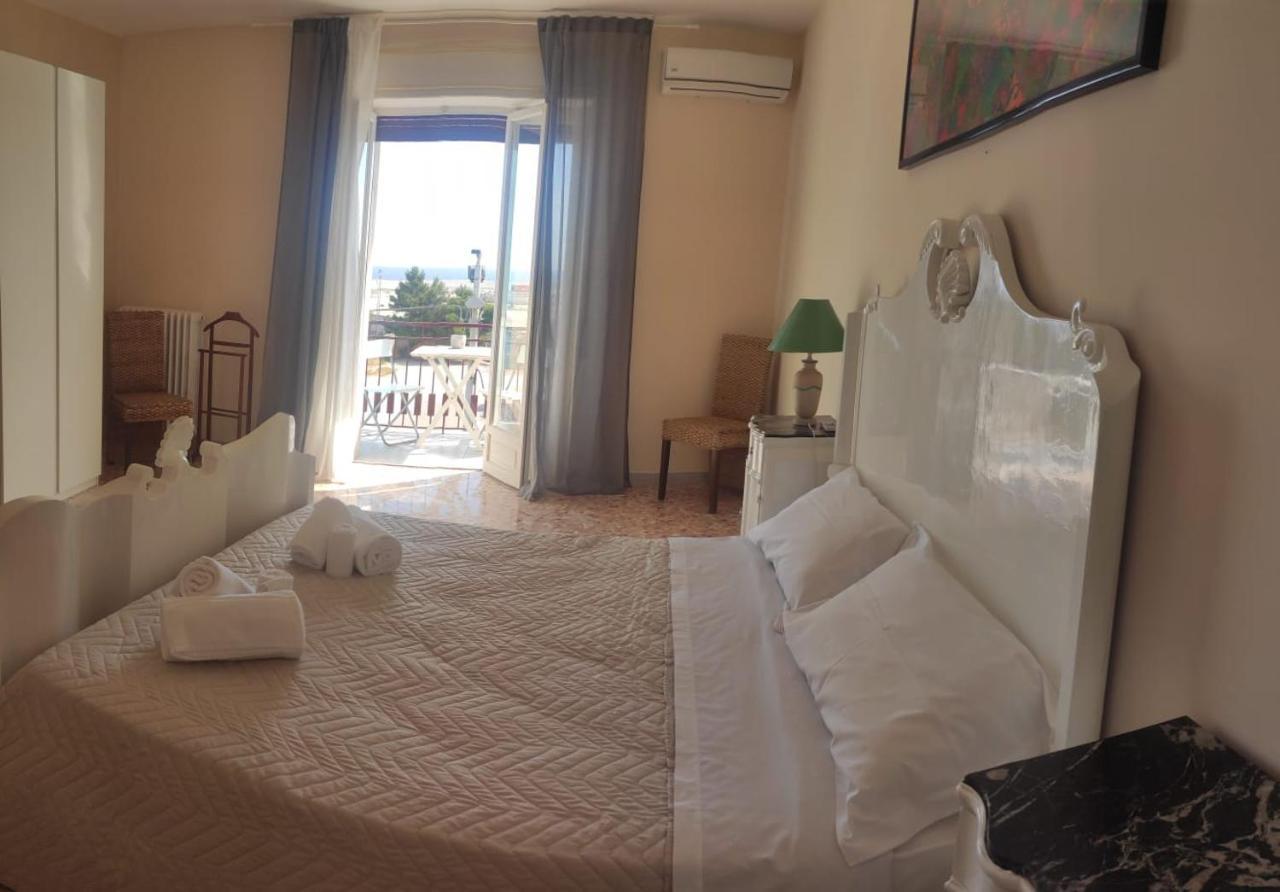 Blu House Apartment โมโนโปลี ภายนอก รูปภาพ
