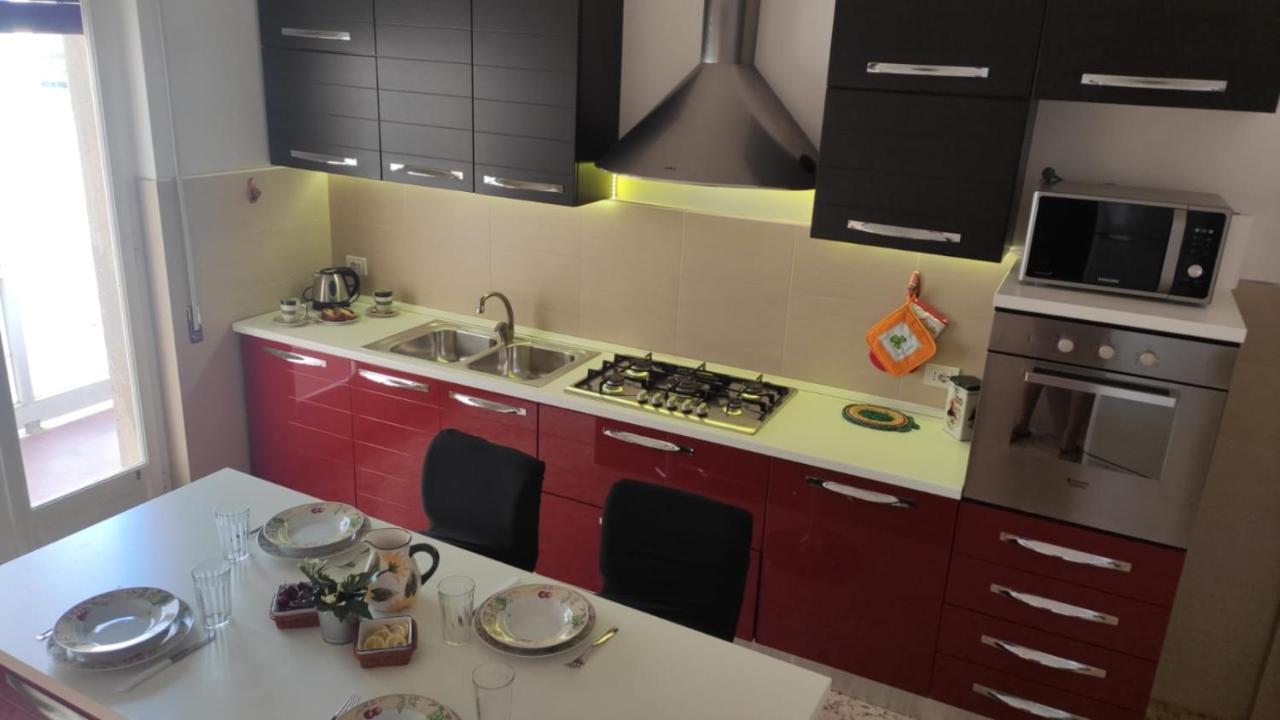 Blu House Apartment โมโนโปลี ภายนอก รูปภาพ