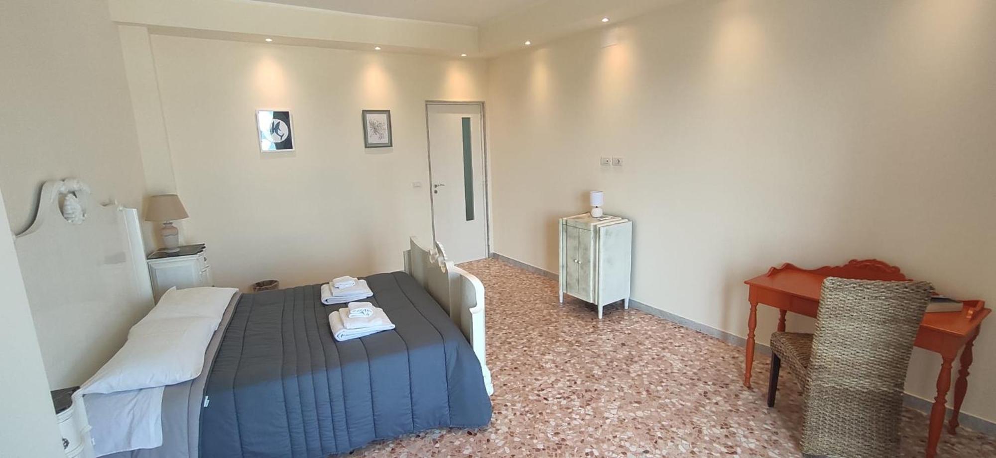 Blu House Apartment โมโนโปลี ภายนอก รูปภาพ